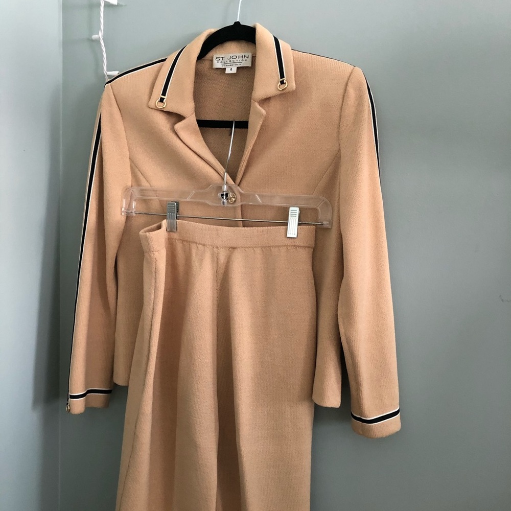 St. John 2 piece suit Marie Gray